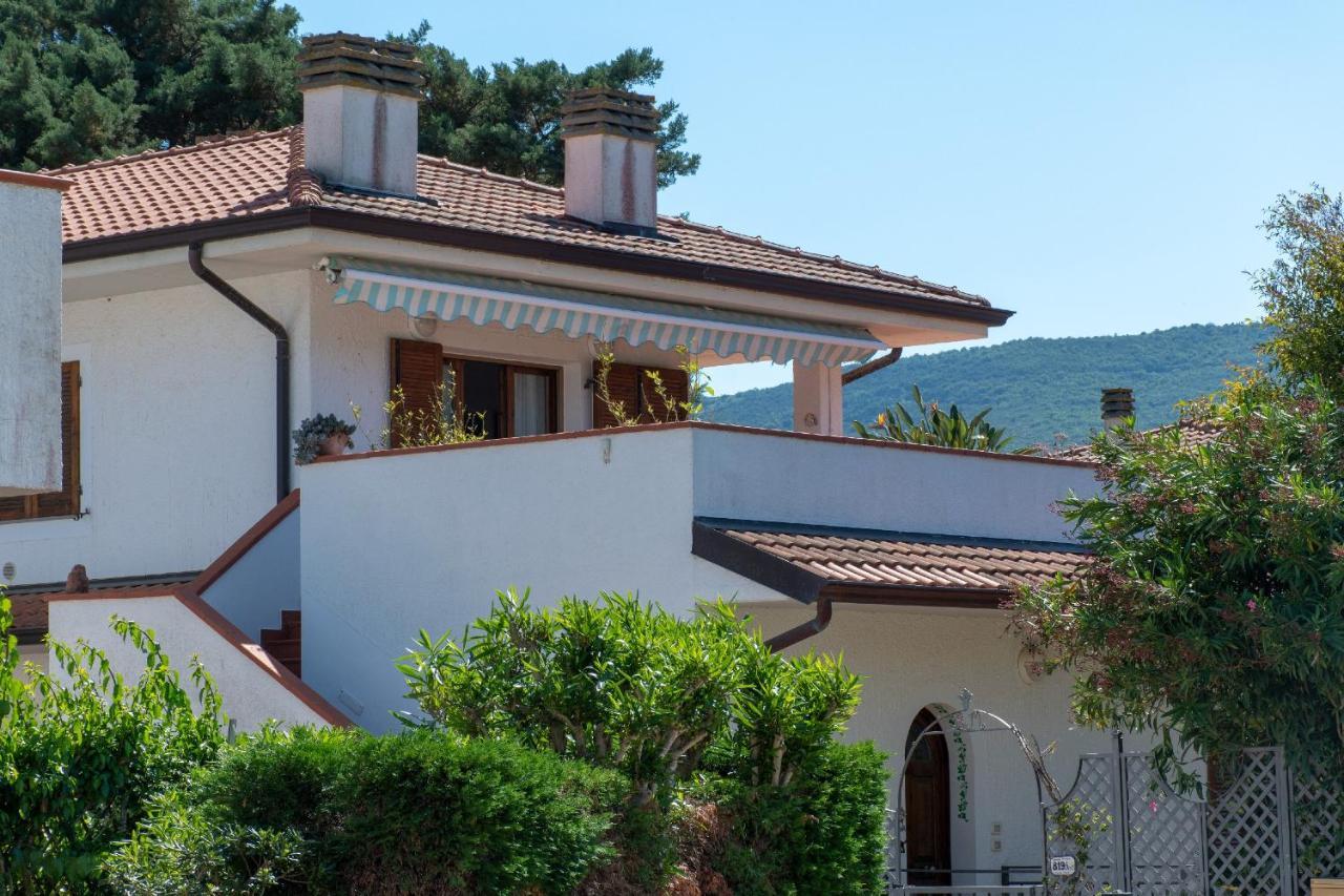 Ferienwohnung La Terrazza - Splendido Trilocale A Lacona Exterior foto